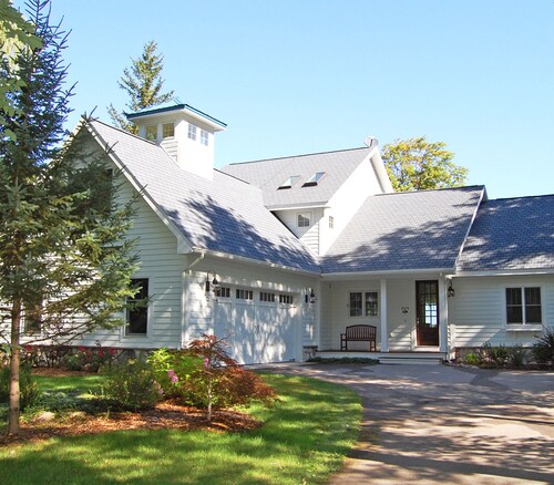 Hotels Near Sleeping Bear Dunes National Lakes Traverse City Roomy Beautiful Home On 100 Of Glen Lake Beach With Dock