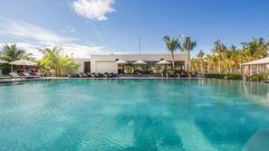 3 outdoor pools