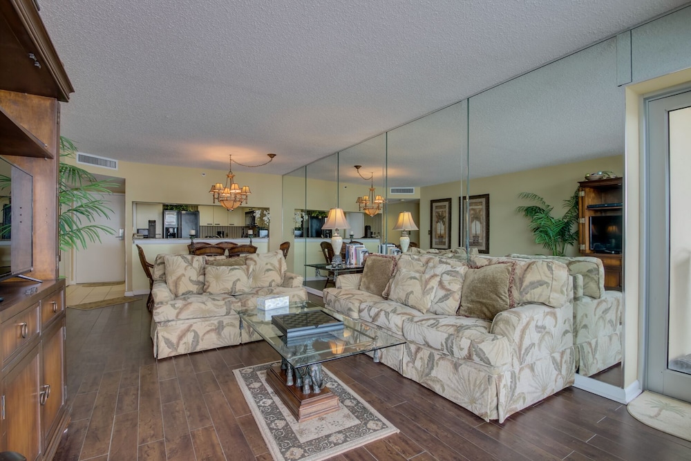 South Hampton 2 Br 2 Ba Condo at Kingston Plantation FREE WIFI!