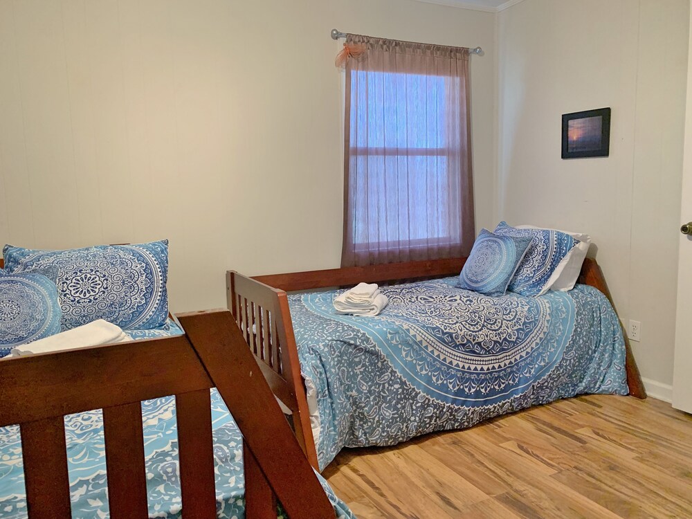 Oyster Catcher 2 Bed / 2 Bath Gulf Side Home in Cape San Blas Cape