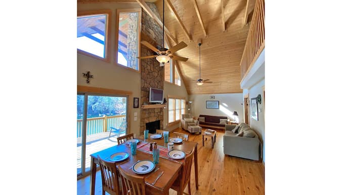 Bald Mountain Lakefront Home Sleeps 8 To 10 Rumbling Bald Resort 2 Kayaks In Lake Lure Nc Expedia