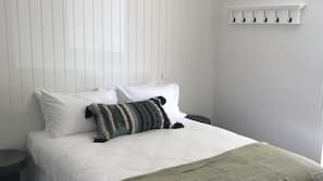 Premium bedding, desk, iron/ironing board, free WiFi