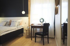 Deluxe Double Room, 1 Queen Bed, Bathtub, City View | Premium bedding, minibar, desk, soundproofing