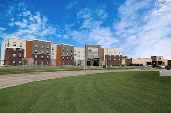 Holiday Inn Hotel Suites Sioux Falls Airport Sioux Falls