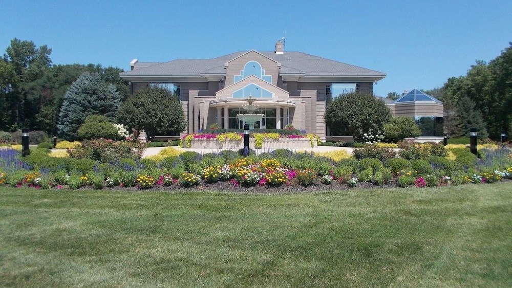 Mill Creek Gardens in Winamac Best Rates & Deals on Orbitz