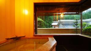Minibar, in-room safe, desk, free WiFi