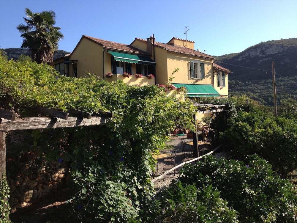 Ai Cinque Campanili In Finale Ligure Hotel Rates Reviews