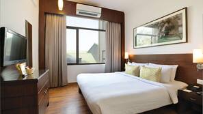 Premium bedding, minibar, in-room safe, desk