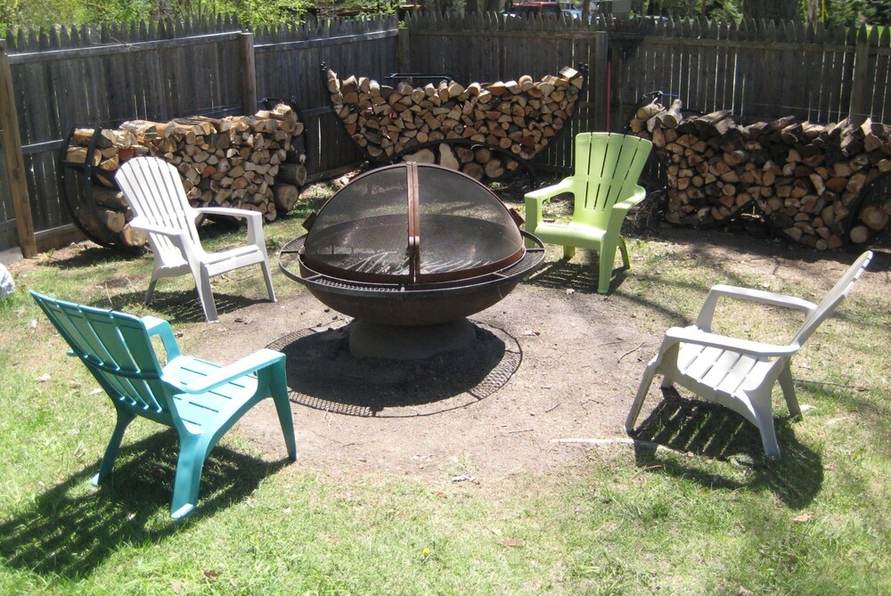 5 Lakes Huge Fire Pit Fenced Yard No Shared Spaces