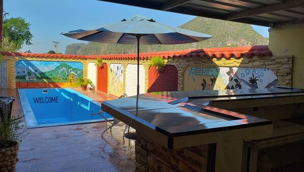 Bar im Pool