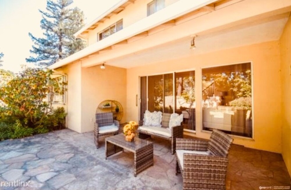 Los Altos Luxury Home in the Heart Silicon Valley - Walk to Down town!