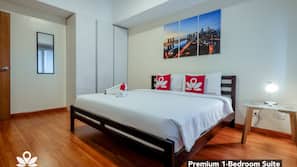 Desk, free WiFi, linens, wheelchair access