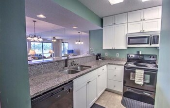 Download Ferienwohnung mit einem schlafzimmer panama city beachorida Desktop Wallpaper