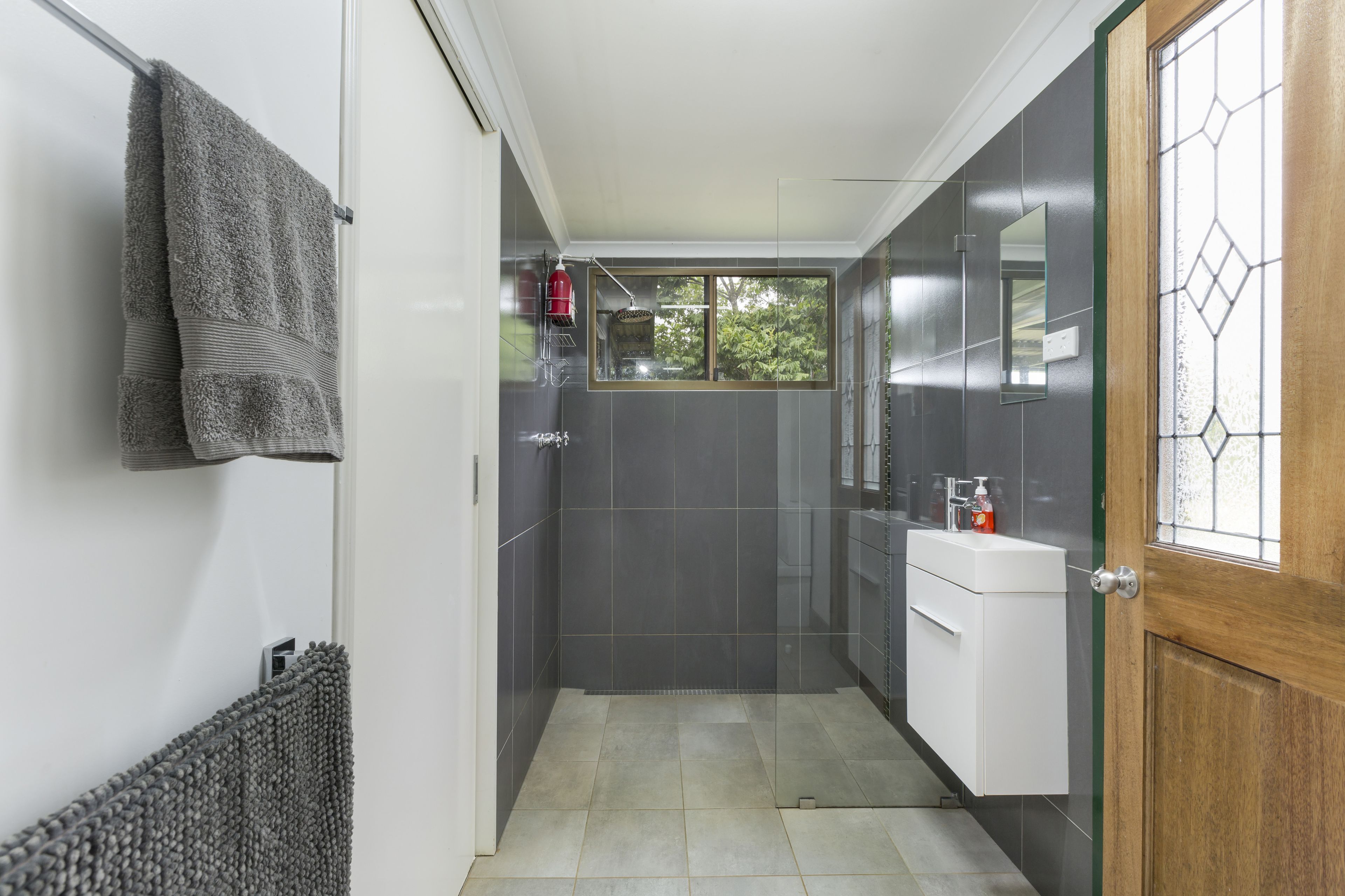 Mena Creek Flower House