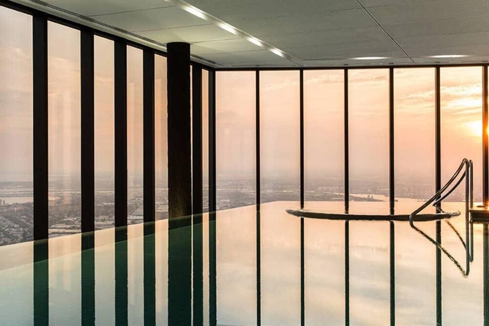 Roomerang at Prima Tower 51