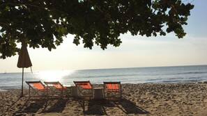 บนชายหาด