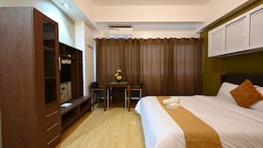Free WiFi, linens, wheelchair access
