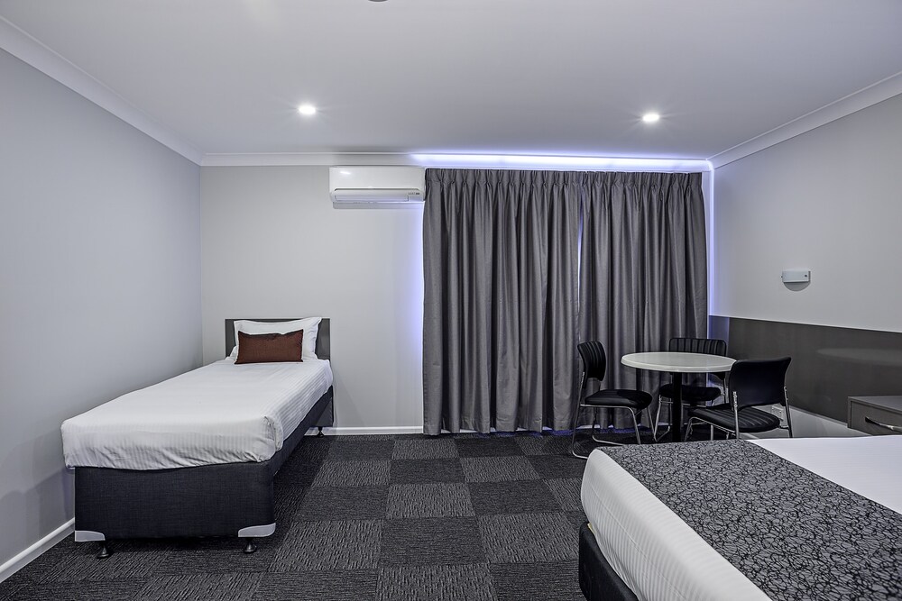 Bushmans Motor Inn