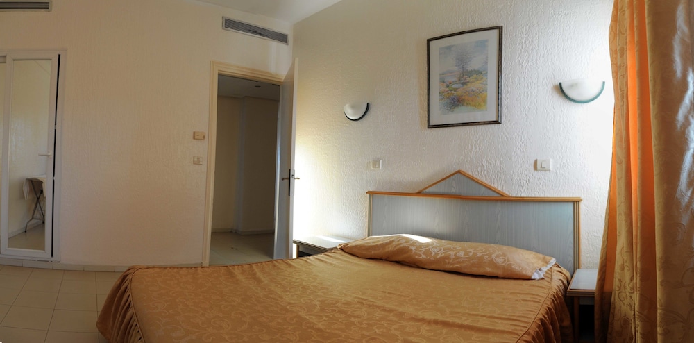 Residence Corail Royal Plage In Tabarka Tunisia Expedia