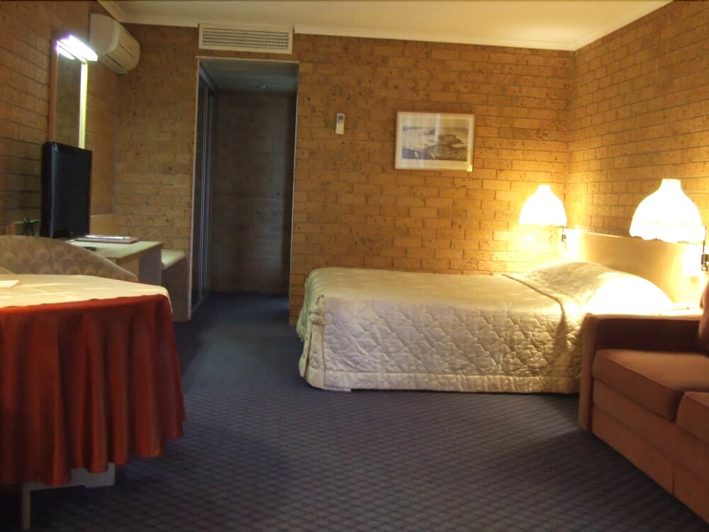 John Hunter Motel