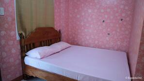 Desk, rollaway beds, free WiFi, linens