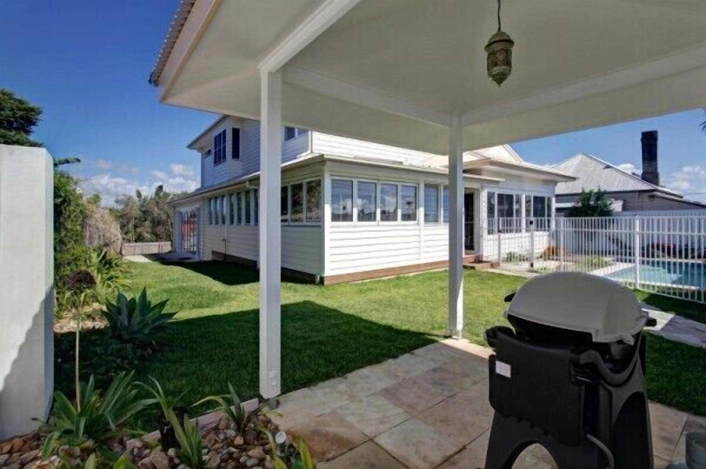 Away on Seaview Street