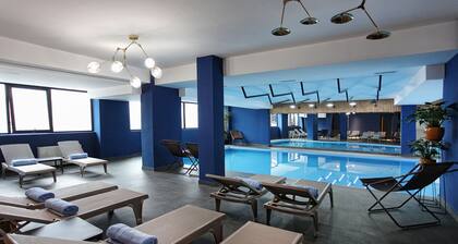 L.M Club Hotel