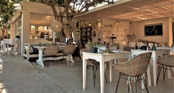 Iridachic Boutique Hotel Spa Hersonissos Room Prices Reviews Iridachic Boutique Hotel Spa Hersonissos Room Prices Reviews