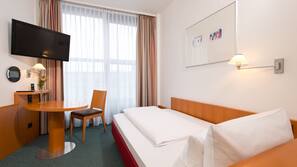 Hochwertige Bettwaren, Minibar, Zimmersafe, Schreibtisch