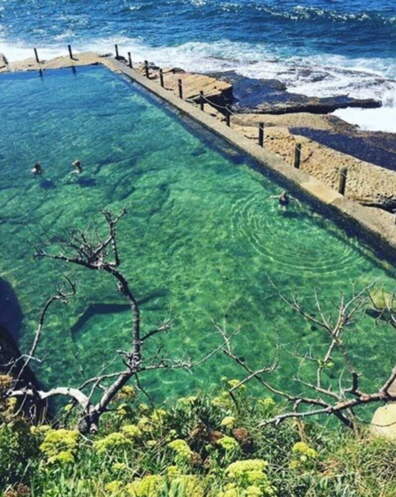 Outdoor pool, Coogee Beach House - Hostel