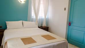 Frigobar, cofres nos quartos, ferros/tábuas de passar roupa