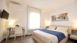 1 bedroom, premium bedding, in-room safe, desk