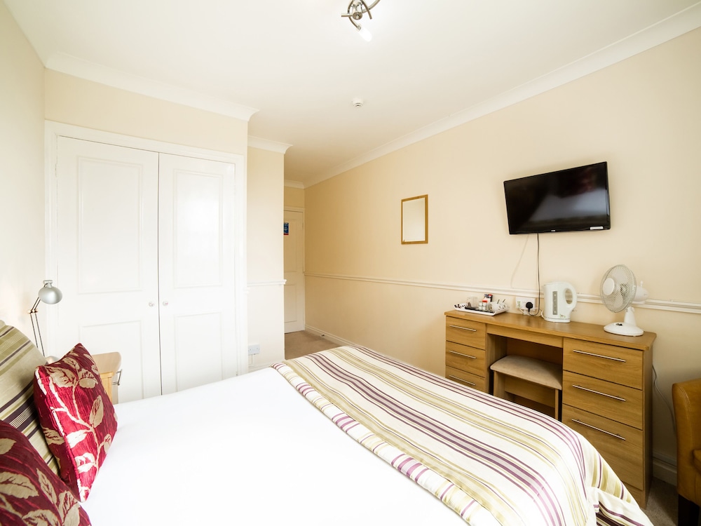 OYO White Horse Lodge Hotel, East Thirsk in Thirsk Best Rates & Deals