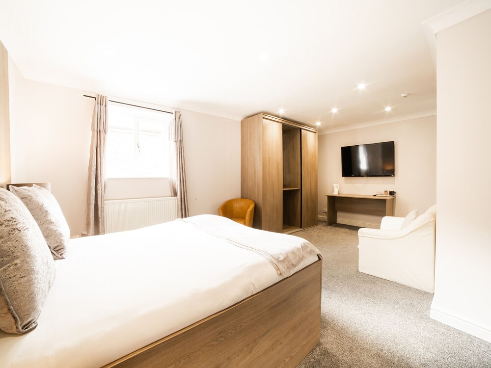 OYO White Horse Lodge Hotel, East Thirsk in Thirsk Best Rates & Deals