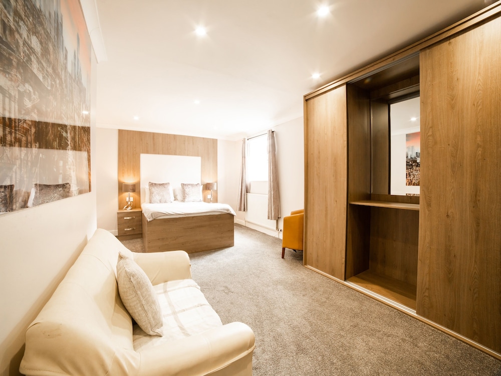 OYO White Horse Lodge Hotel, East Thirsk in Thirsk Best Rates & Deals