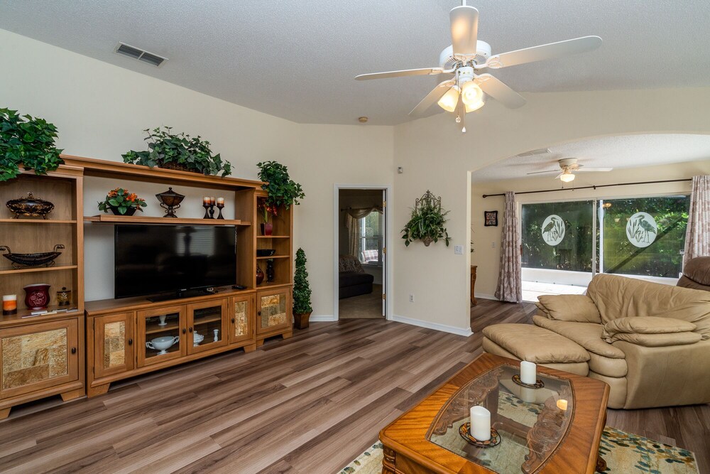 Located in Beautiful Country Club of Mount Dora in Mount Dora Best