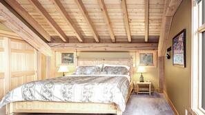 5 bedrooms, iron/ironing board, WiFi, linens