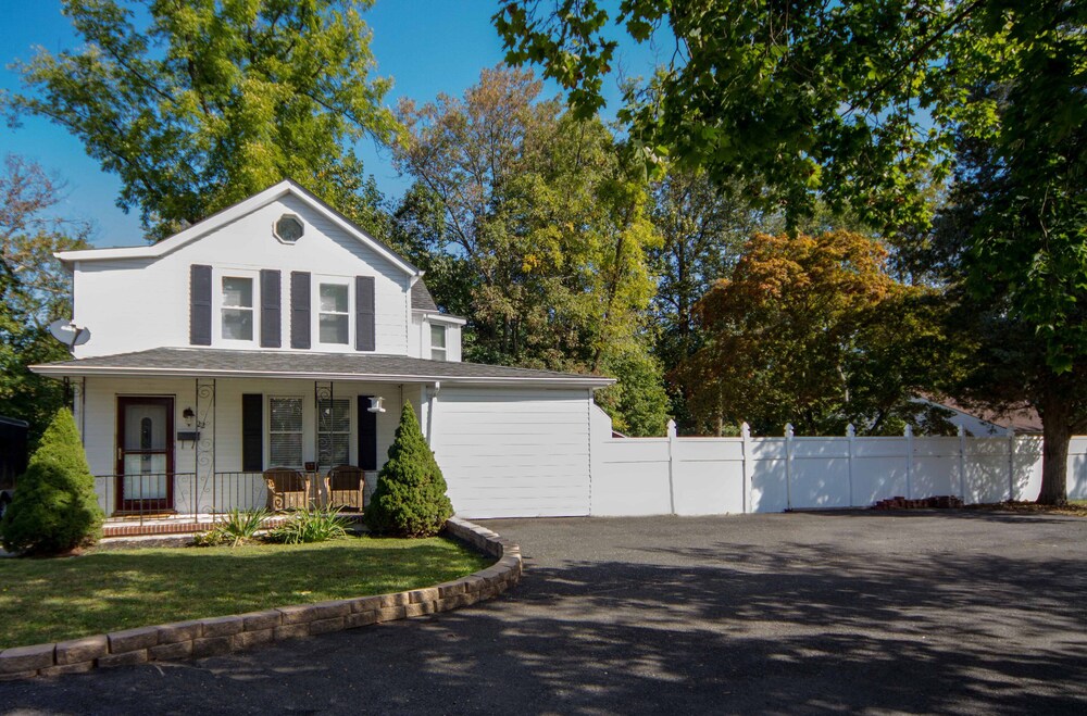 Mcguire, Fort Dix, Lakehurst / Only A 5 Minute Drive! in Mount Laurel, United States