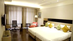 Minibar, in-room safe, desk, iron/ironing board