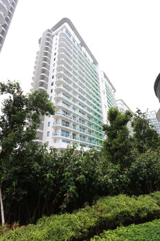 Maui Condotel @ Azure Urban Resort Residence