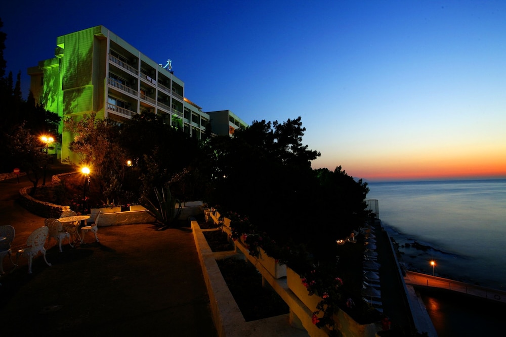 Kismet Hotel in Kuşadası Best Rates & Deals on Orbitz
