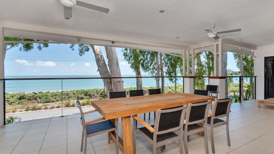 Seascape Luxury Beachfront Holiday House