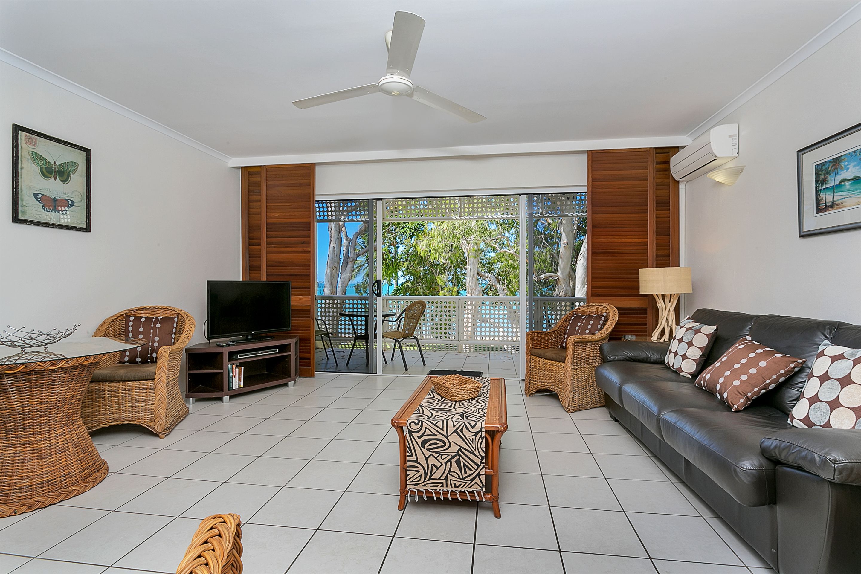 Hibiscus On Palm Cove at Marlin Waters