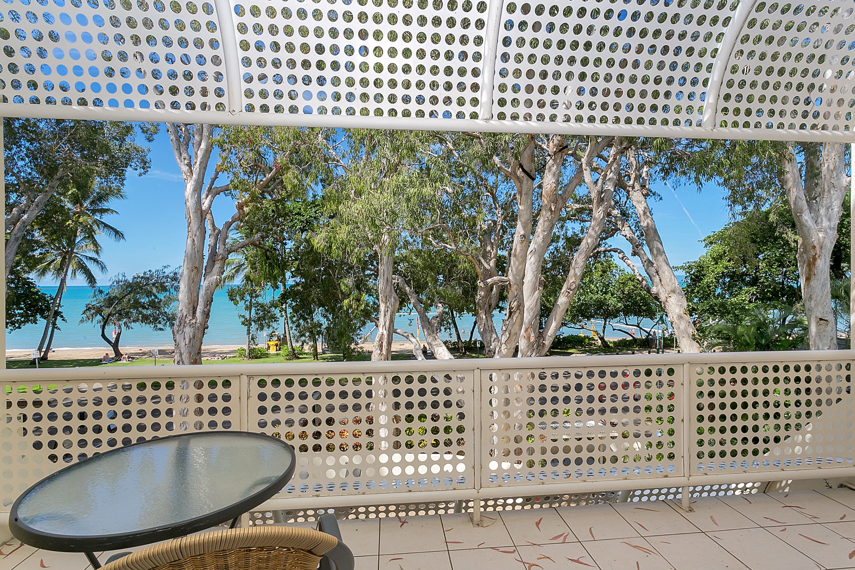 Hibiscus On Palm Cove at Marlin Waters