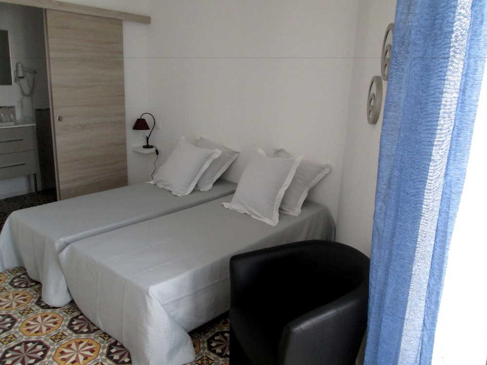 Promo 75% Off Logis Hotel Center France | Hotel J ...