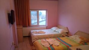 Premium bedding, desk, free WiFi