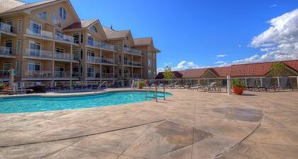 Discovery Bay Resort by KVR