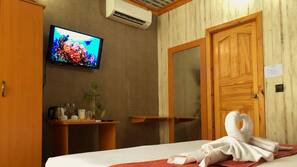 Minibar, una cassaforte in camera, ferro/asse da stiro, Wi-Fi gratuito