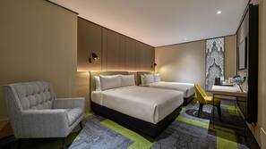 Premium bedding, desk, free WiFi