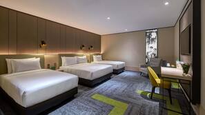Premium bedding, desk, free WiFi
